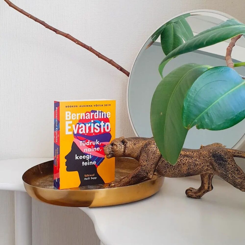 Katkend raamatust “Tüdruk, naine, keegi teine”
